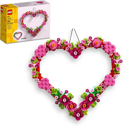 LEGO Heart Ornament Building Set – Fun Arts and Crafts Toy for Kids Aged 9+, Ideal Valentine's Day Gift for Boys and Girls, Wall Display Home Decoration, 40638